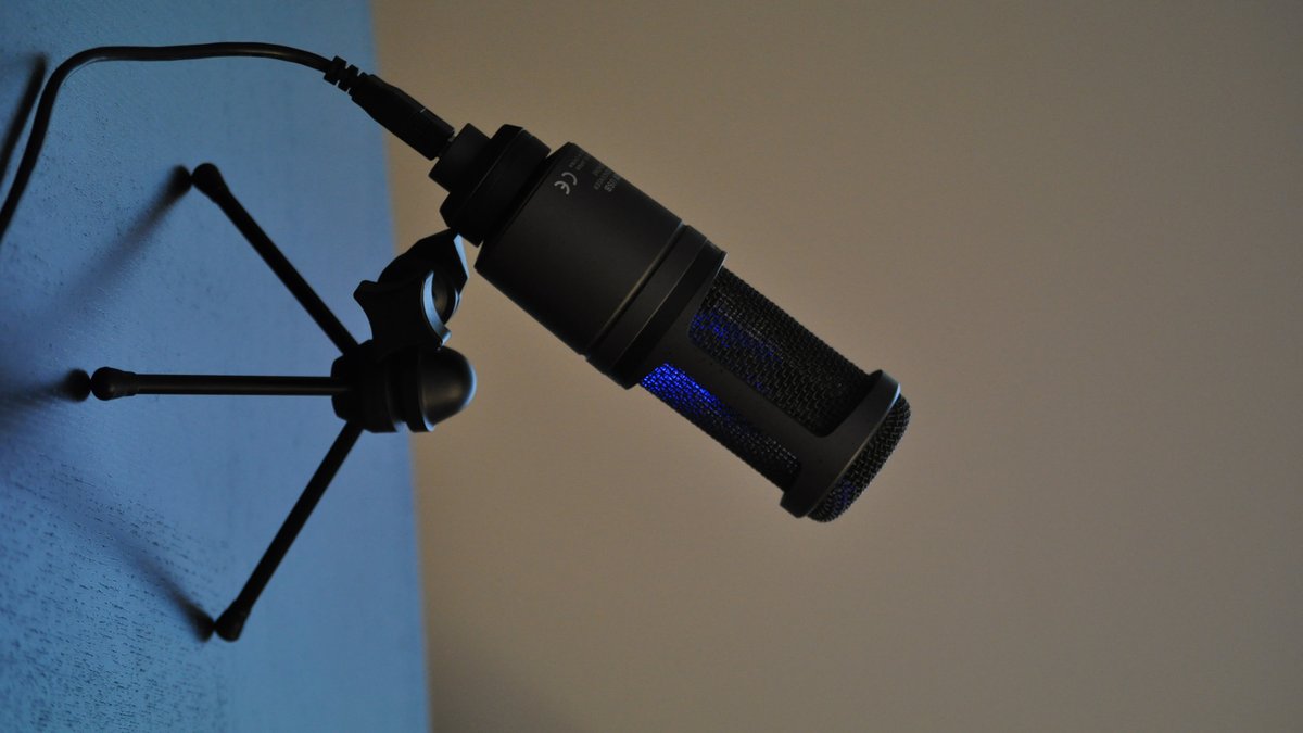 Micro USB à condensateur sur trépied de bureau pour podcast